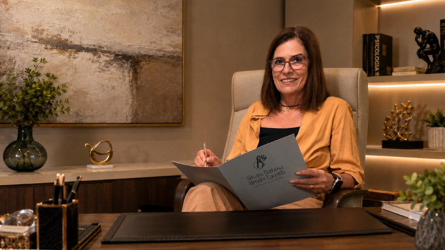 Silvana Lacerda em seu consultório